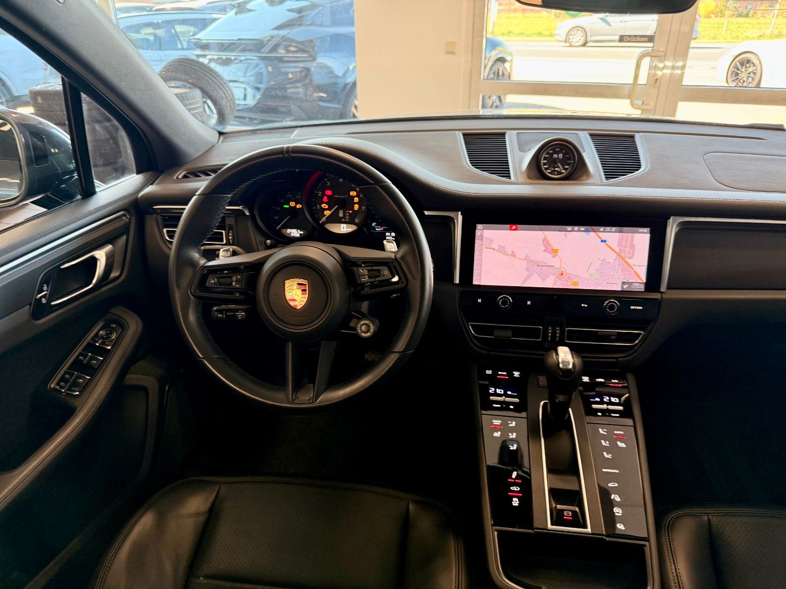 Fahrzeugabbildung Porsche Macan T Burmester/ACC/Panorama/Keyless/APPROVED