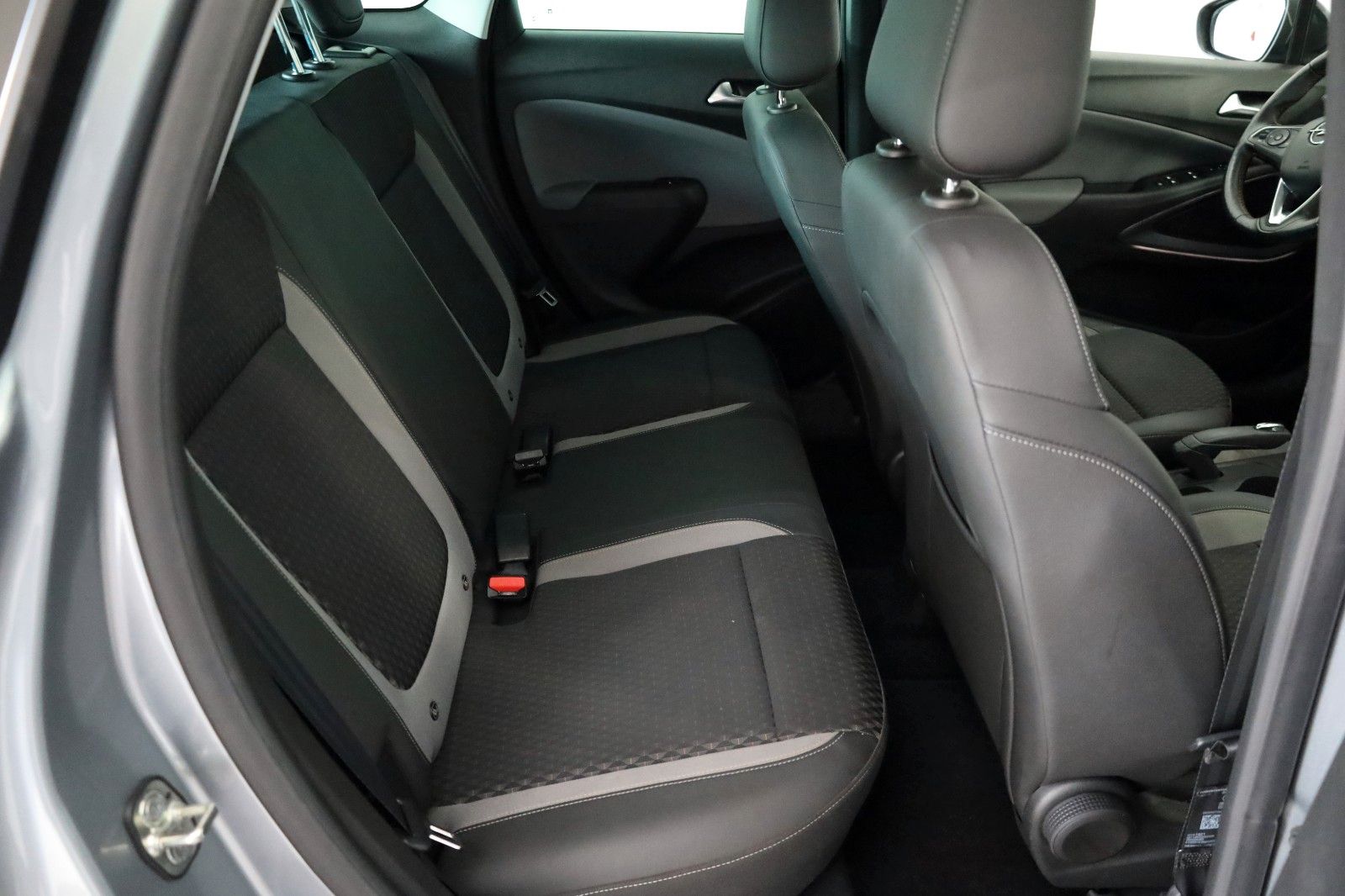 Fahrzeugabbildung Opel Crossland (X) Innovation Navi,LED,PDC,Allwetter