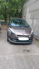 Renault   Megane Scenic Model  2013 - Renault Megane: Van