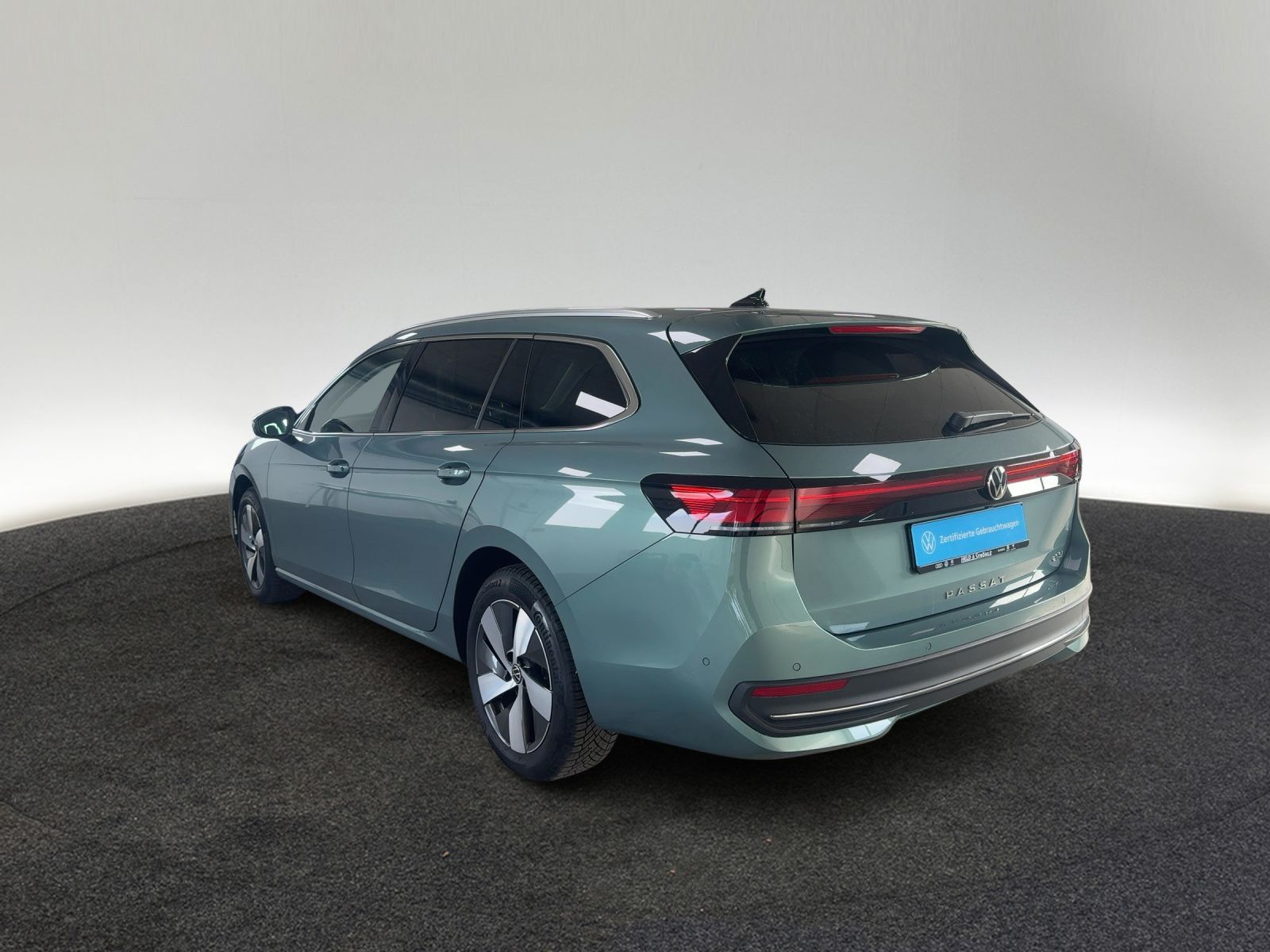 Volkswagen Passat Variant Business 1.5 eTSI DSG NAVI R-KAM foto 3