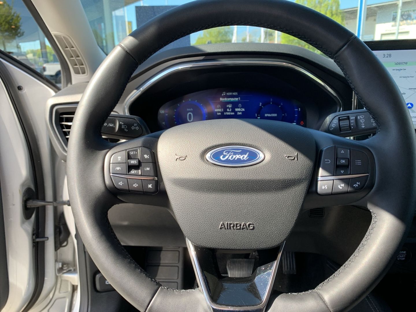 Fahrzeugabbildung Ford Focus Turnier Active X, Automatik, Lederausstatt