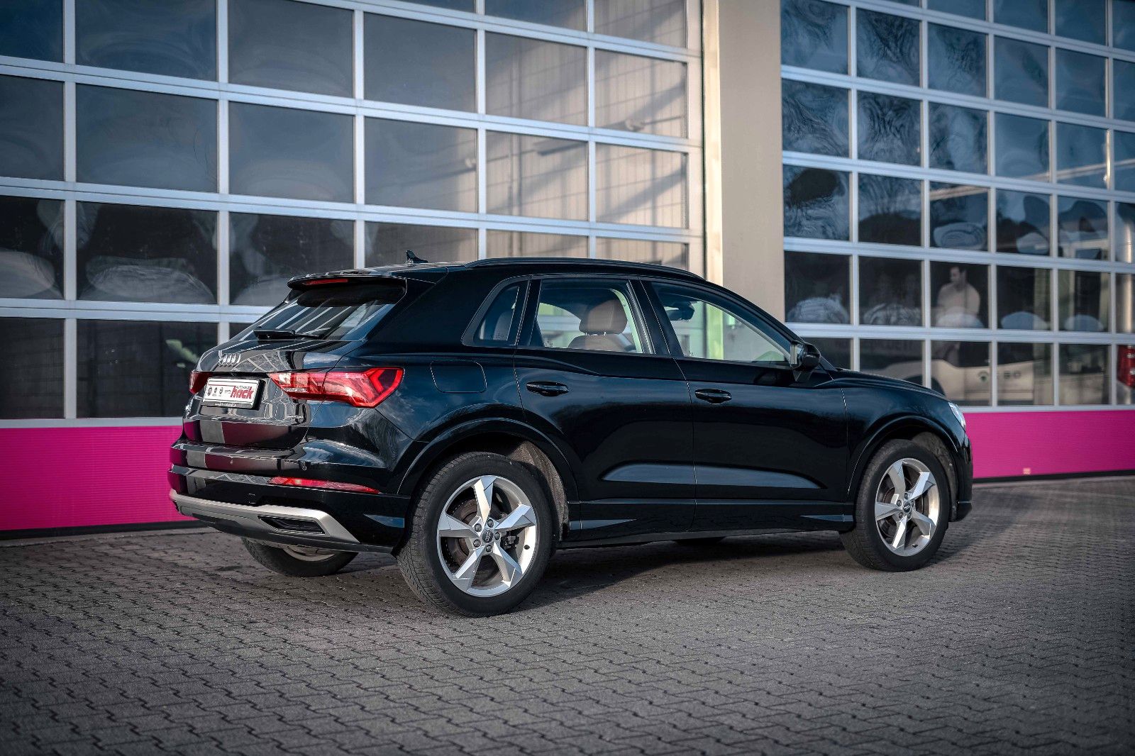 Fahrzeugabbildung Audi Q3 45 TFSI quattro advanced