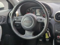 AUDI A1 1.6 TDI attraction Xenon