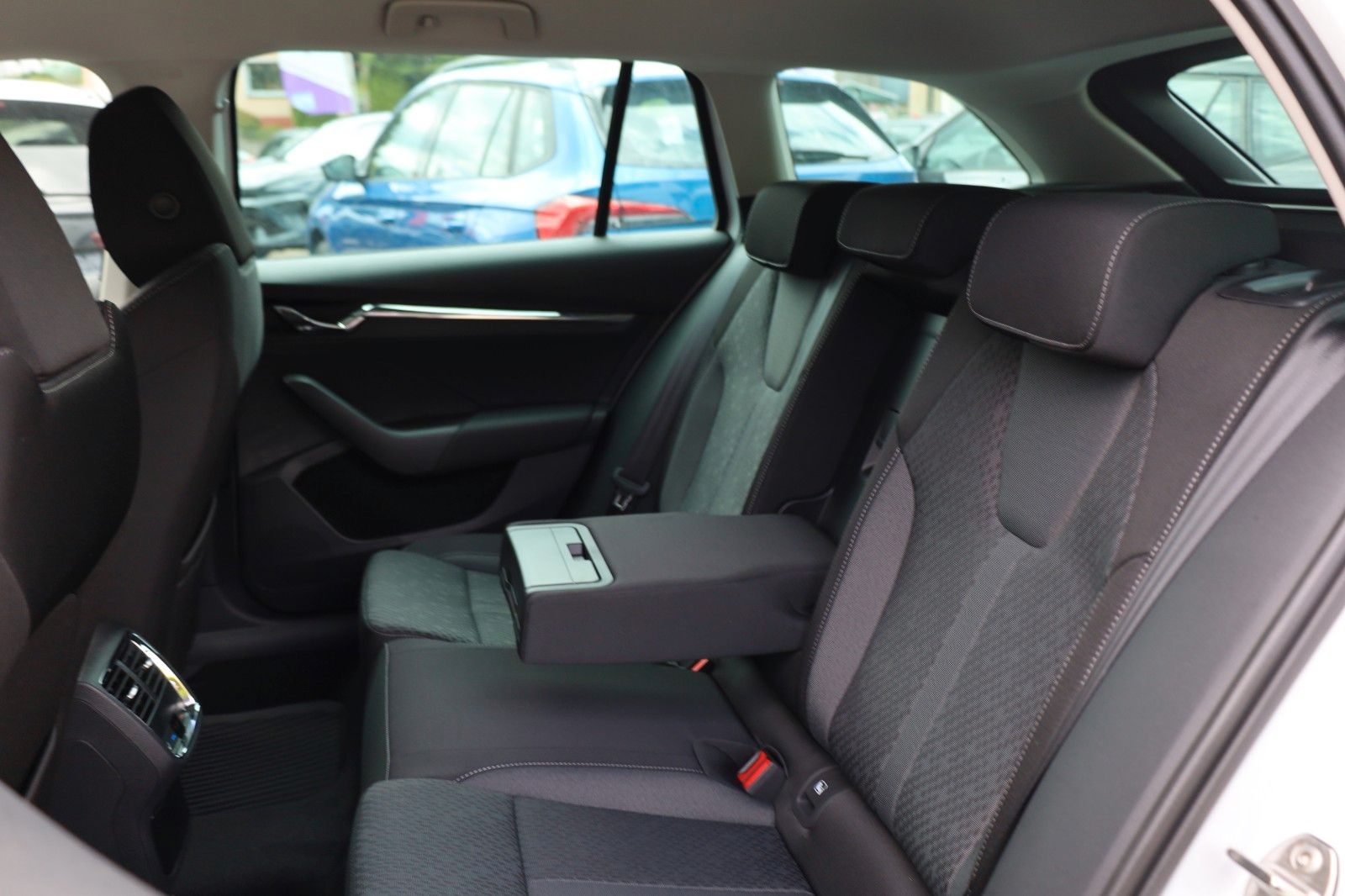 Fahrzeugabbildung SKODA Octavia Combi Style *AHZV Schwenkb. *beheiz.WSS