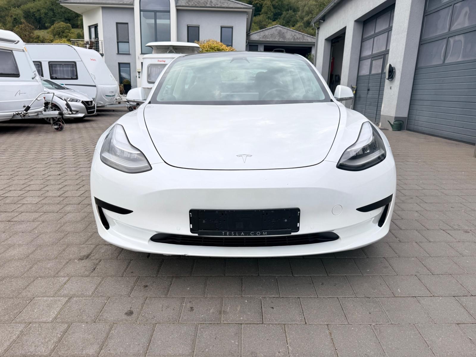 Tesla Model 3 Standard Range Plus | 283 ch | BVA | Toit panoramique | Cuir | Sièges chauffants AV/AR | Attelage amovible