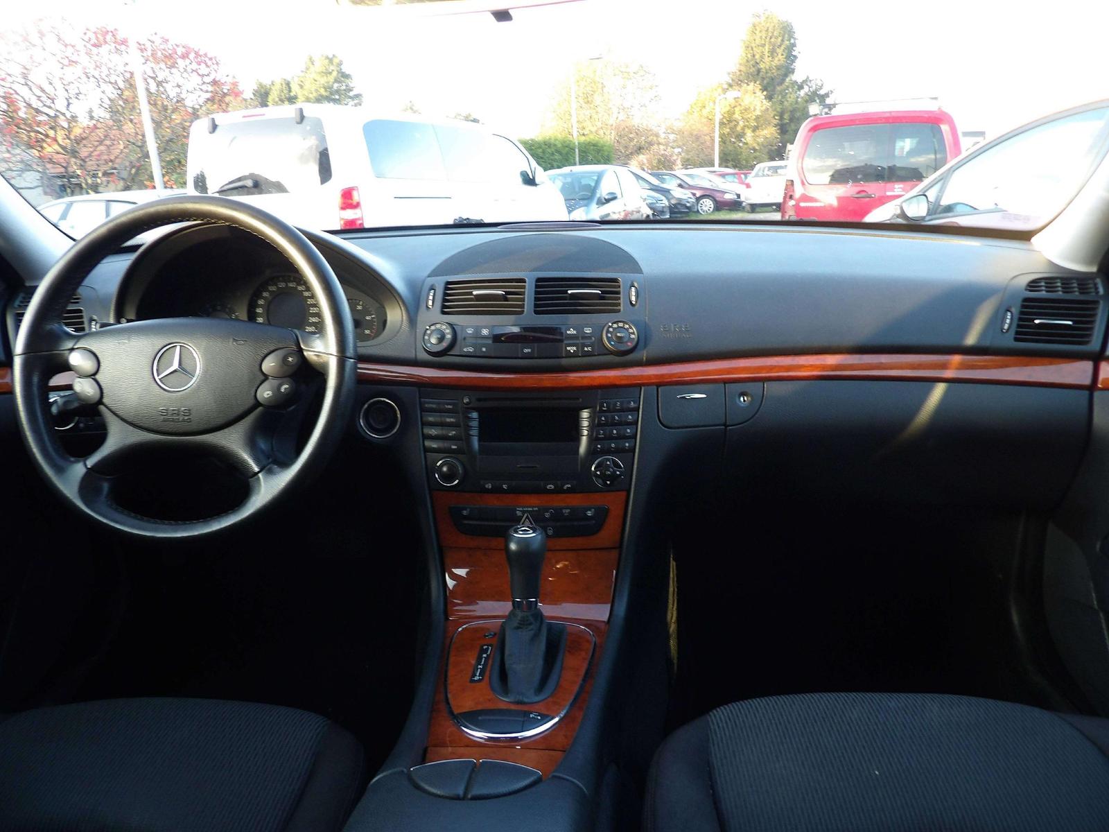 Mercedes-Benz E280 2007 — photo 11