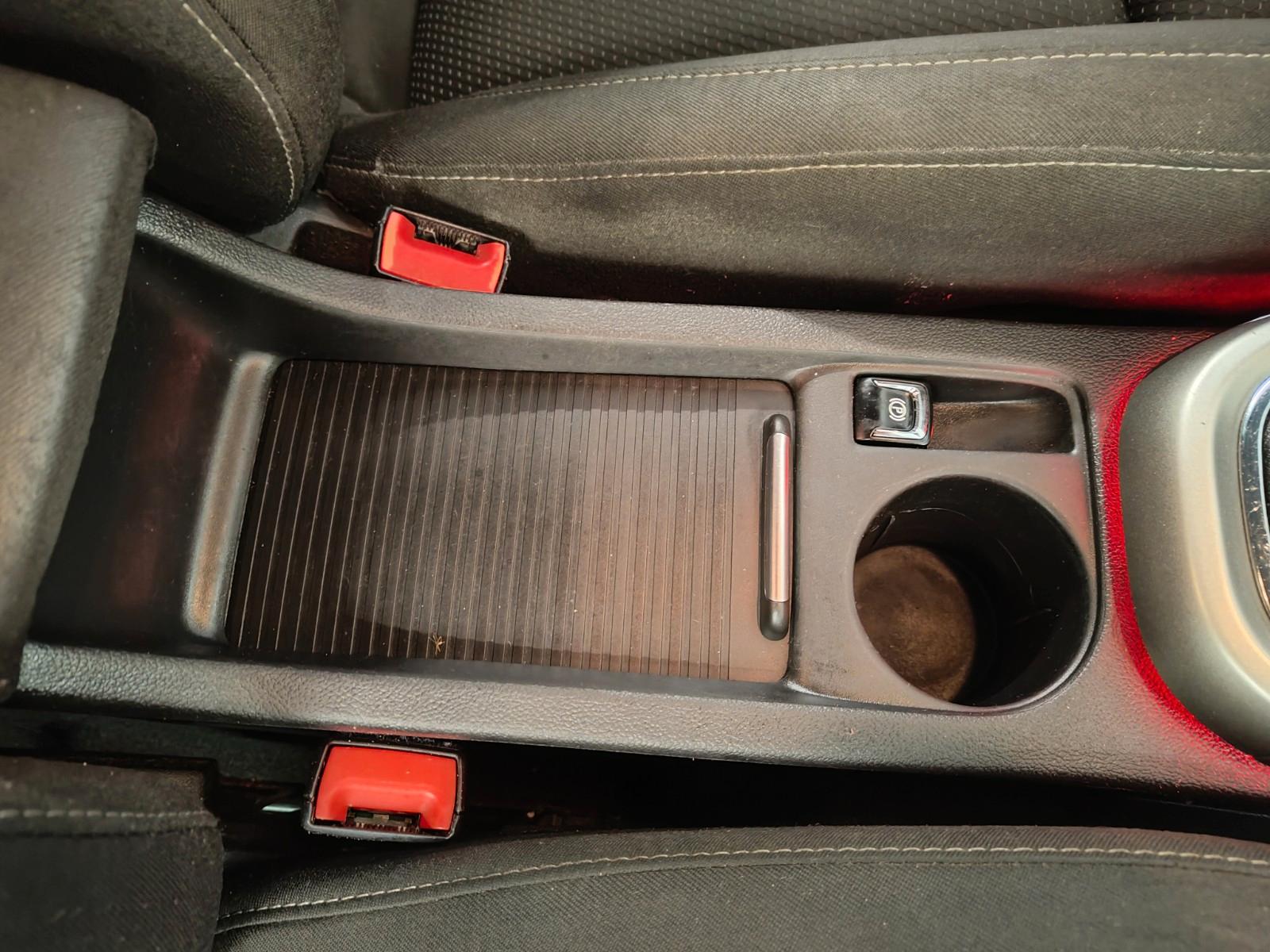 Opel Astra 2011 — photo 12