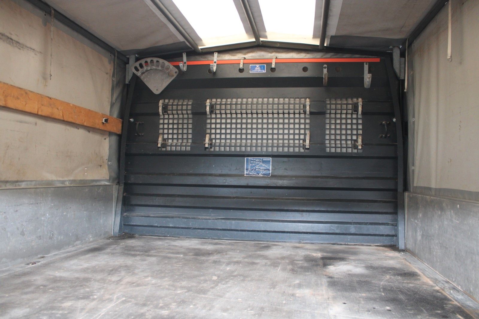 Fahrzeugabbildung Ford Transit Trend L3 DoKa Pritsche Plane & Spriegel