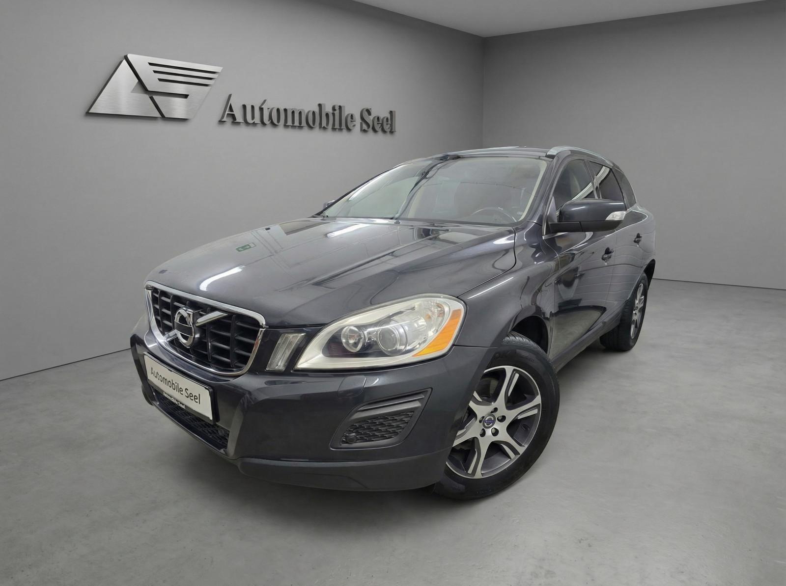 Volvo XC60 Summum AWD*AHK*Navi*Xenon*Leder*