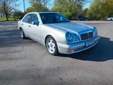 Mercedes-Benz E 55 AMG - silberne Mercedes-Benz E 55 AMG