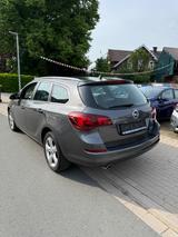 Opel Astra J Sports Tourer Sport - Opel Astra aus 2011: Sports Tourer