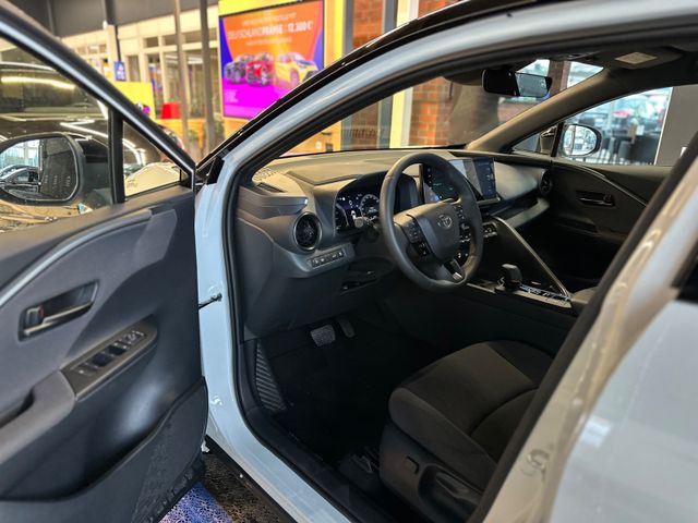 Toyota C-HR Hybrid FWD 2,0 L Black&White