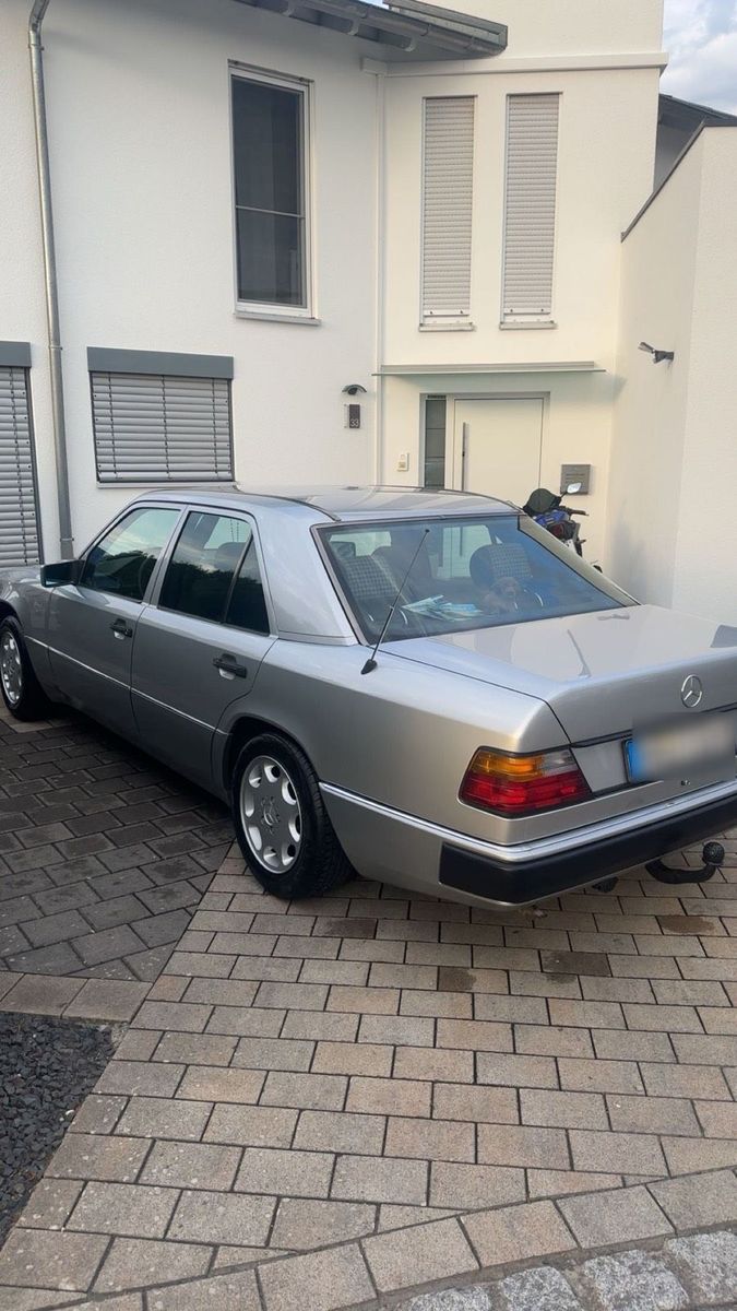 Mercedes-Benz Mercedes Benz W124 230E