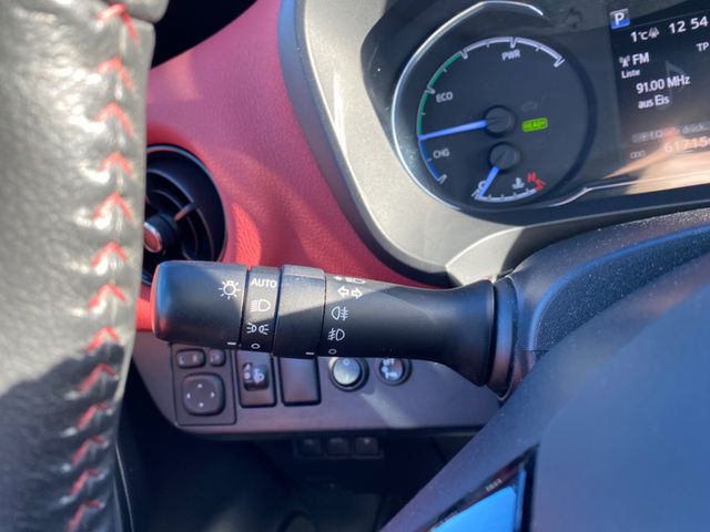 Toyota Yaris Hybrid Style Selection