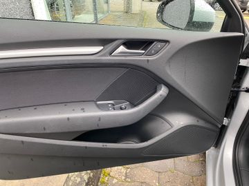 Fahrzeugabbildung Audi A3 Attraction DSG Navi PDC SHZ Klima uvm