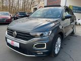 Volkswagen T-Roc 2.0 TSI DSG Sport 4Motion PANO Navi LED - Volkswagen T-Roc mit Benzin-Antrieb: Grau, Induktionsladefunktion