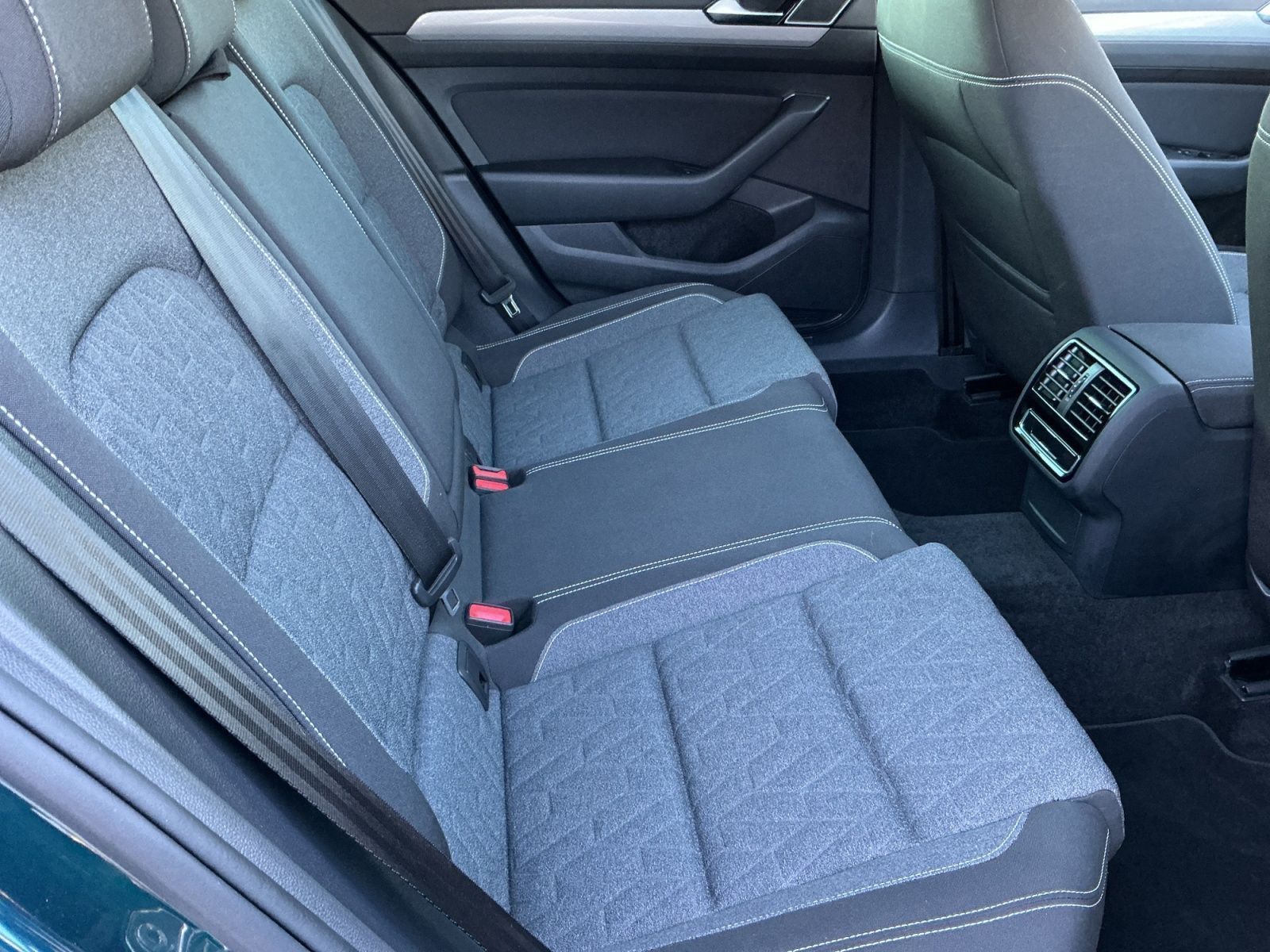 Volkswagen Passat Variant - Bild 16