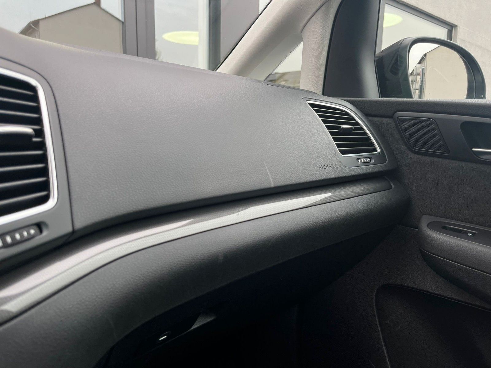 Fahrzeugabbildung Volkswagen Sharan 2.0TDI Join 7.Sitzer*Pano*AHK*8x bereift*