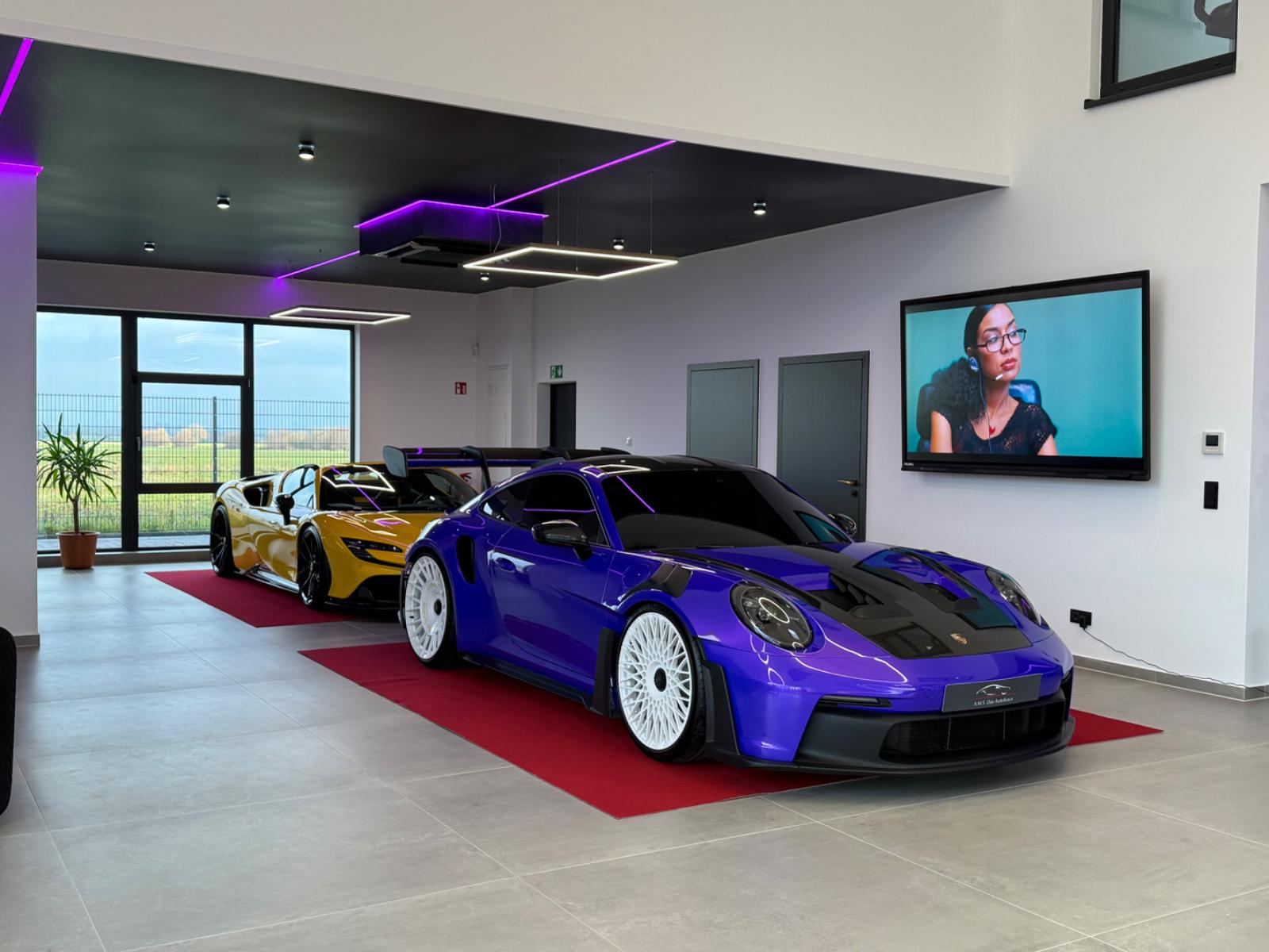 showroom-image-bottom