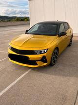 Opel Astra 2022 Ultimate Alcantara - Opel Antara mit Benzin-Antrieb: Automatik