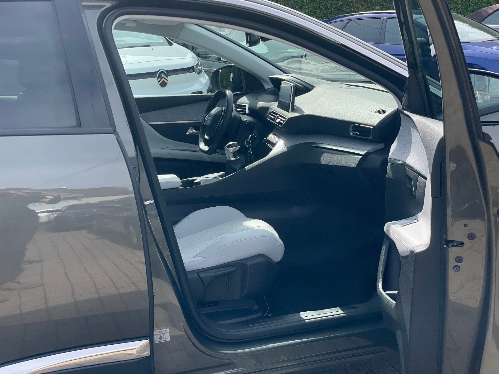 PEUGEOT 3008, 2016, Benzin, 131 PS