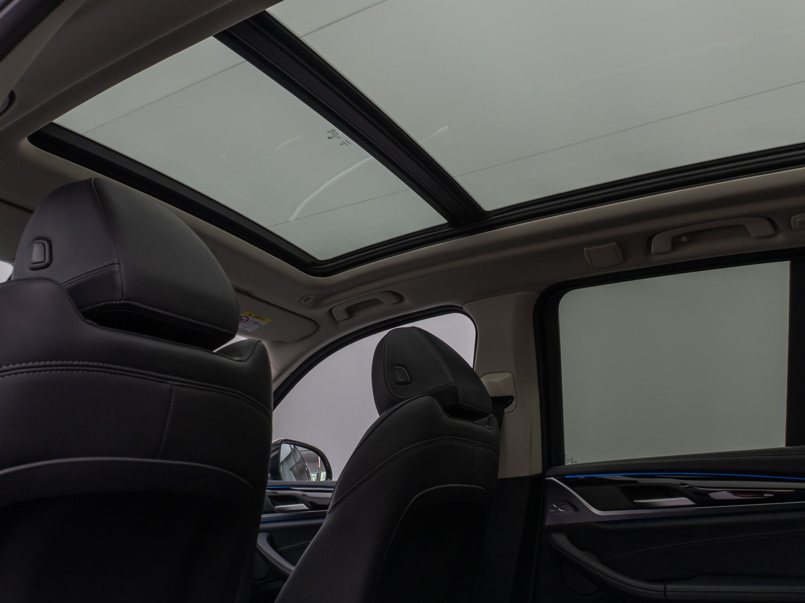 Fahrzeugabbildung BMW iX3 Impressive 360°HUD DAB H/K Komfort 20Zoll