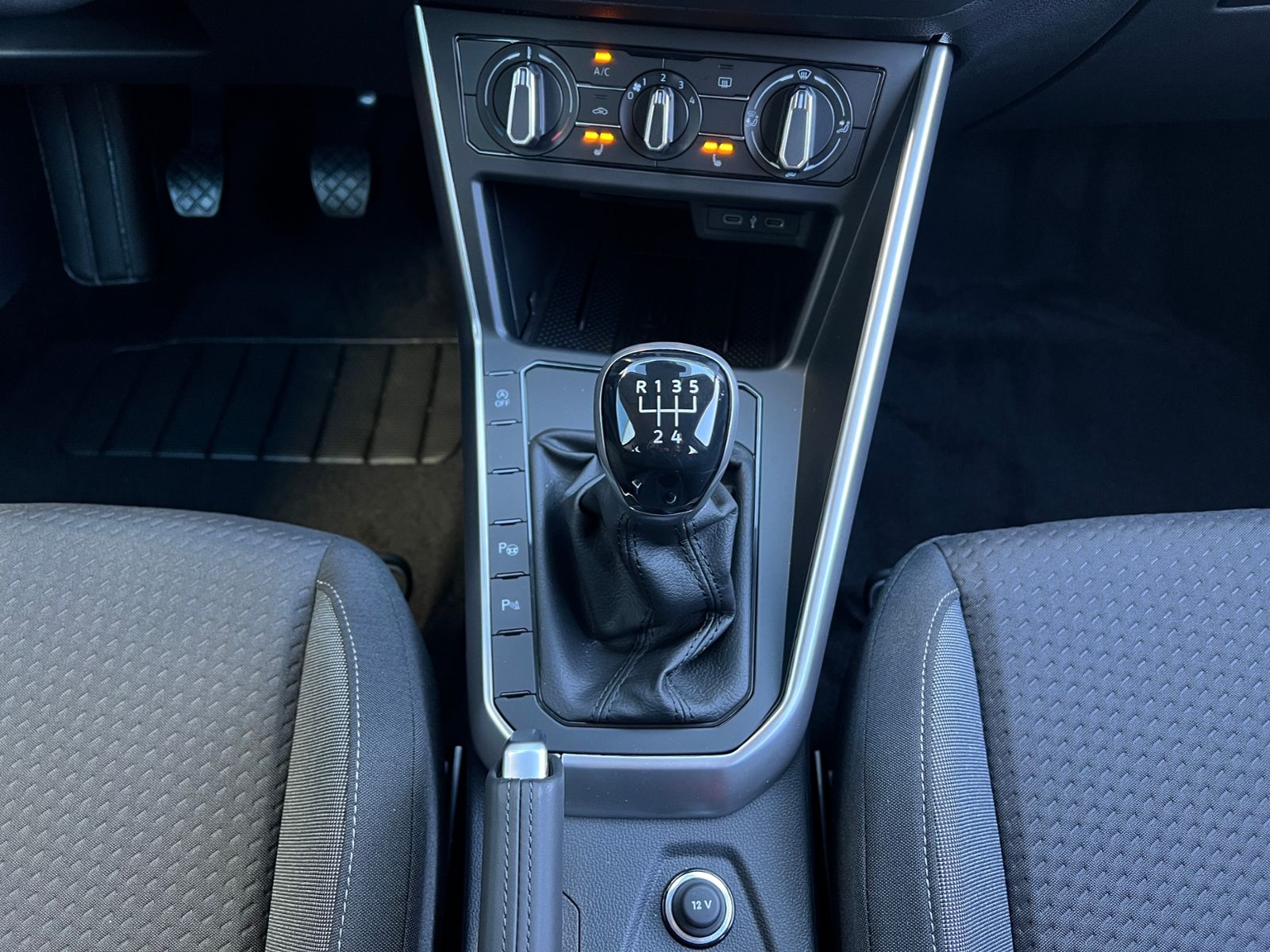 Fahrzeugabbildung Volkswagen Polo Life 1.0 TSI *LED, Klima, Sitzhzg., App-Con