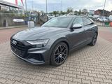 Audi Q8 50 TDI quattro s-line"Matrix,Raute,Nachtsicht - graue Audi Q8