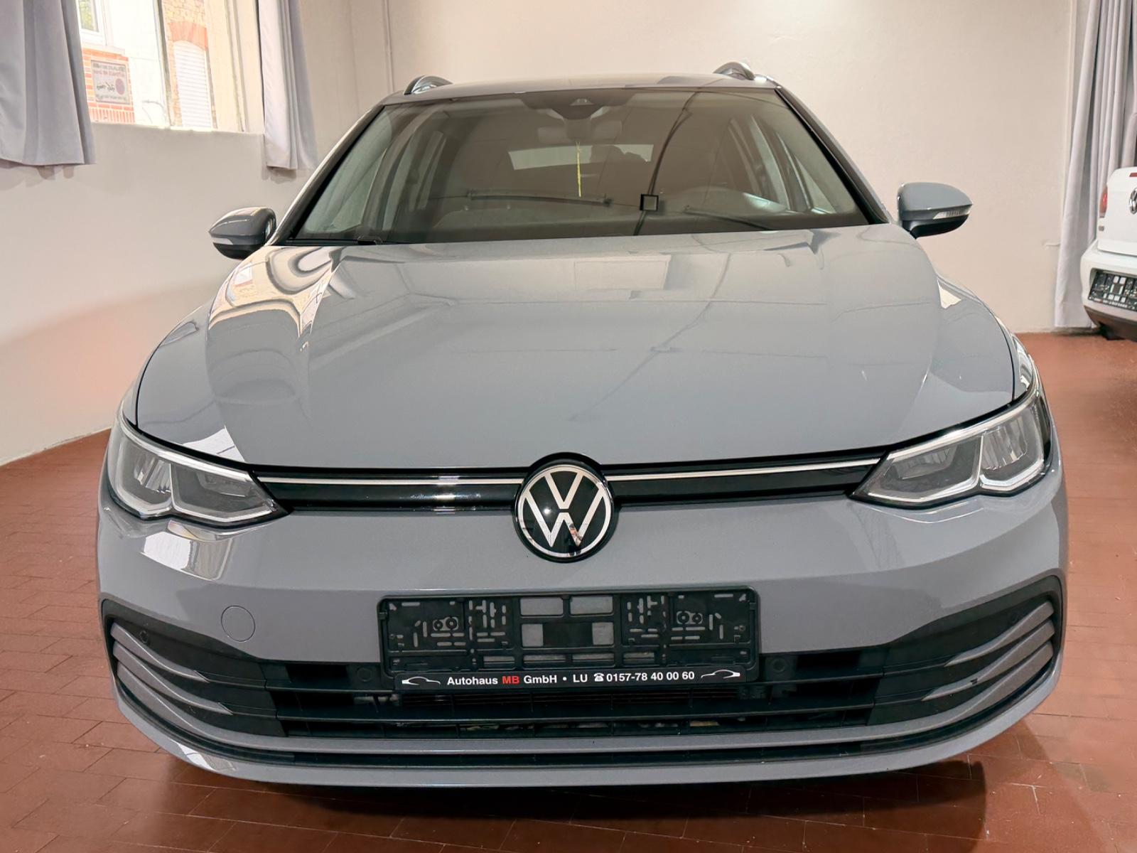 Volkswagen Golf VIII Variant | TÜV NEU