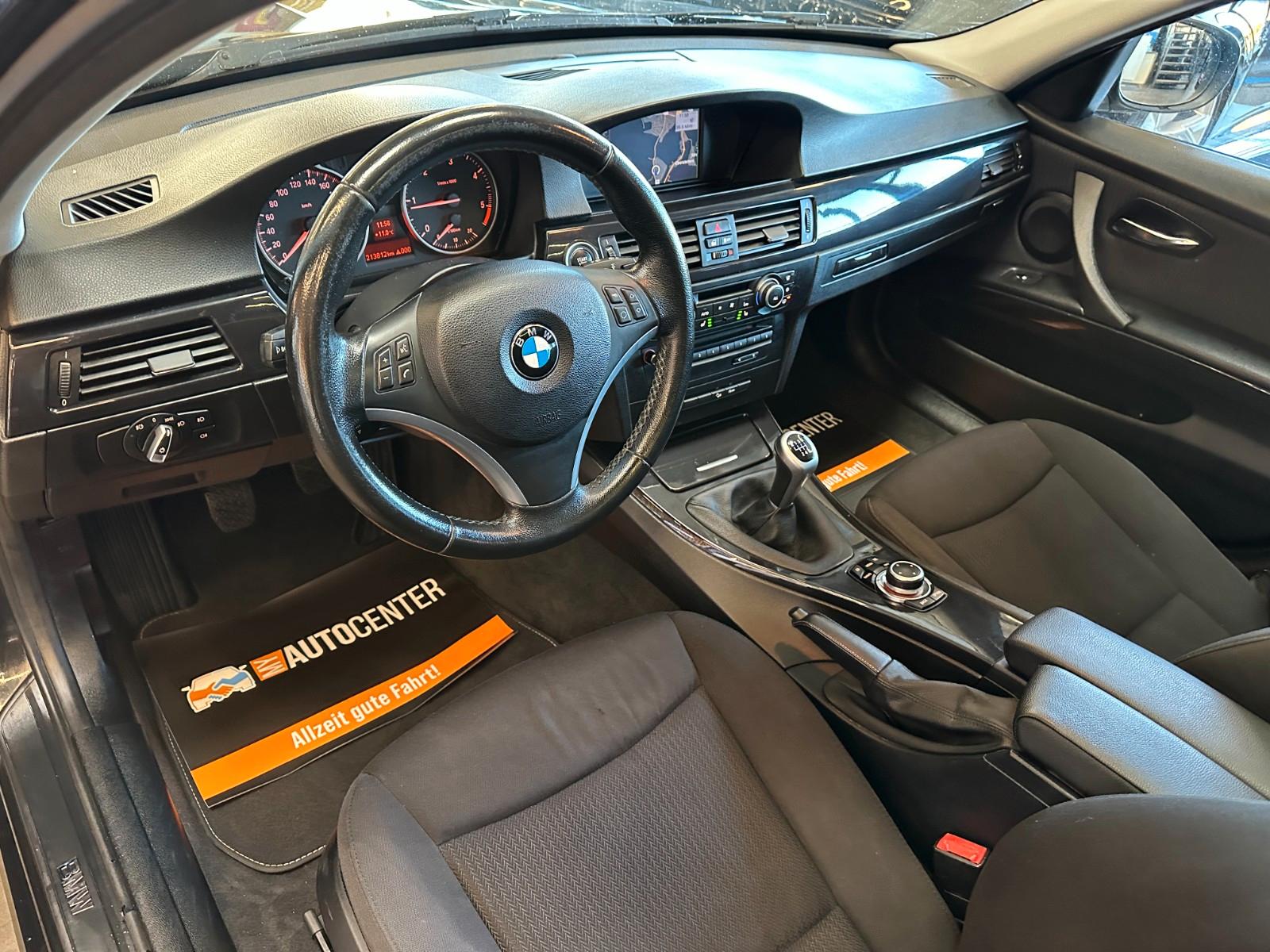 BMW 320 2011 — photo 45