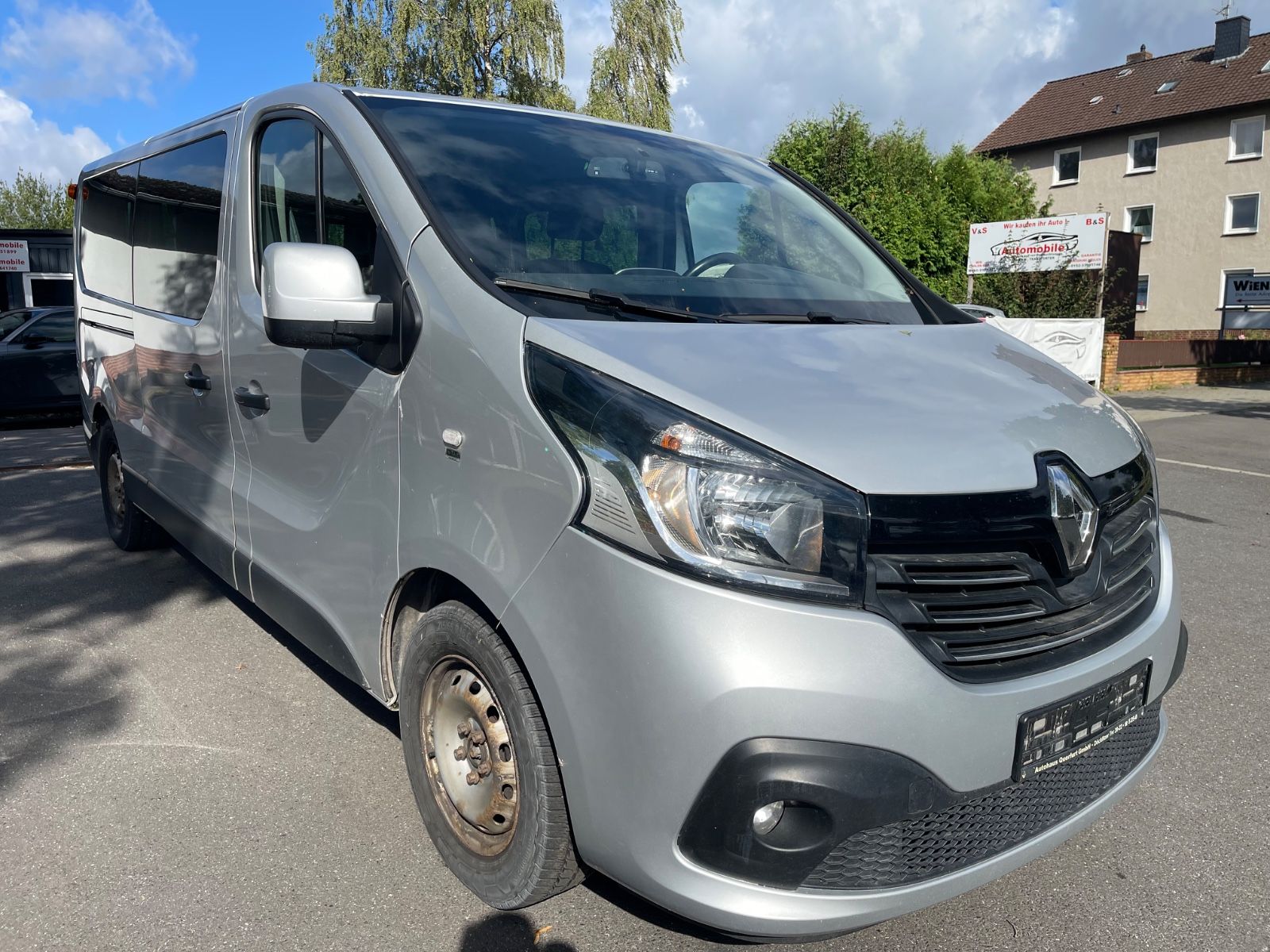 Renault Trafic - 1