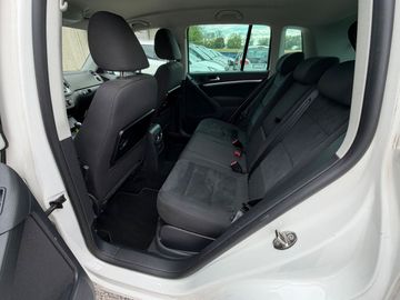 Volkswagen Tiguan - 9