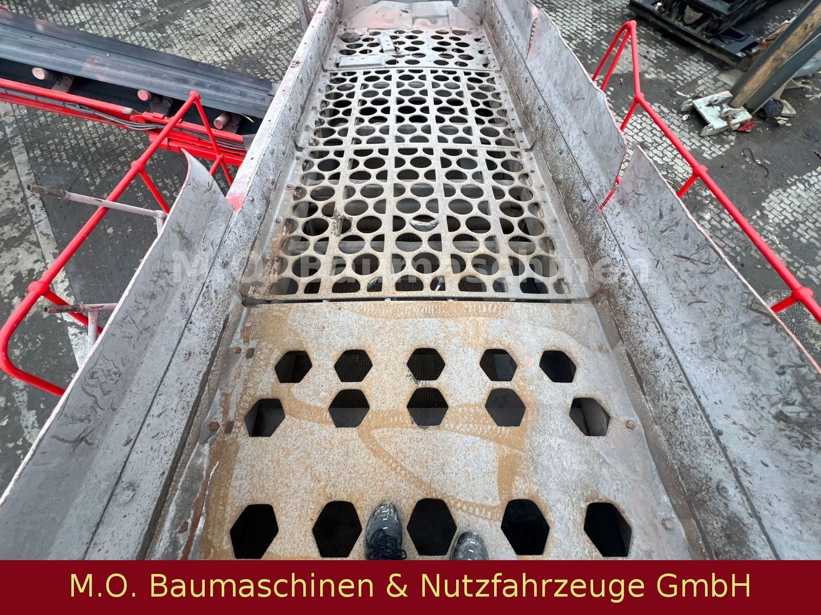 Fahrzeugabbildung Terex Finlay 883 T  /  Mobile Siebanlage /