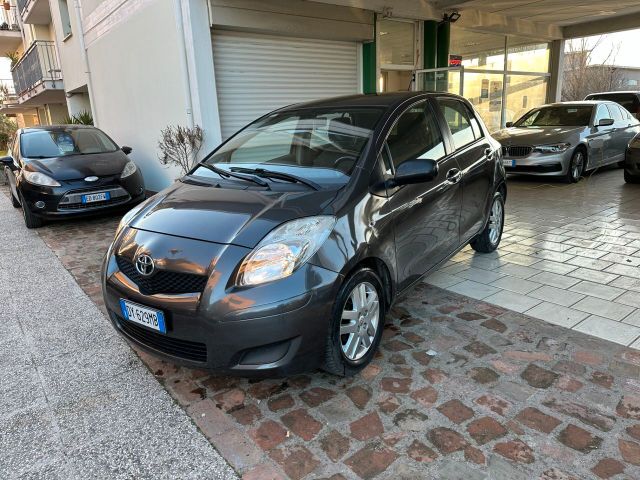 Toyota Yaris 1.4 D-4D (12 RATE)