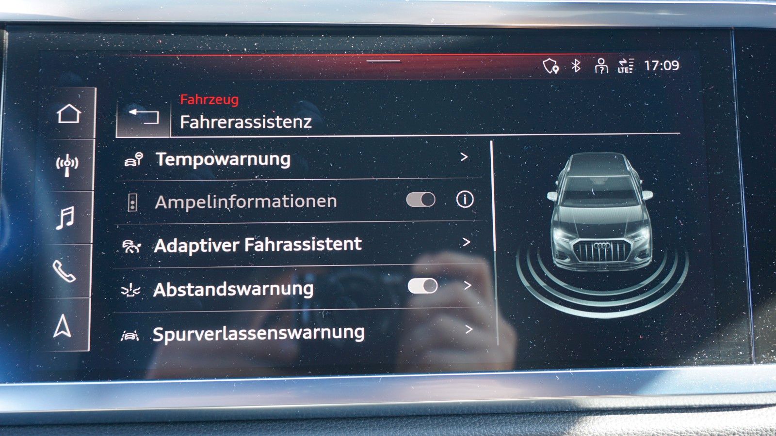 Fahrzeugabbildung Audi Q3 35 TFSI S Line Black Paket,LED,Navi,ACC,AHK
