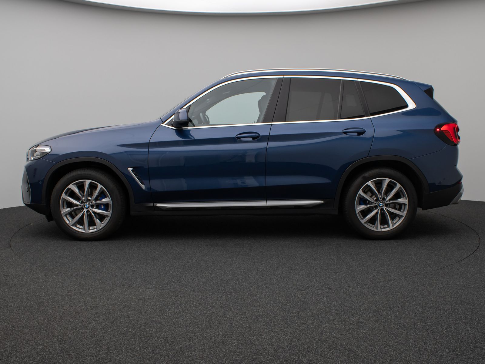 Fahrzeugabbildung BMW X3 xD30i Panorama Kamera DAB HiFi Sport 19Zoll