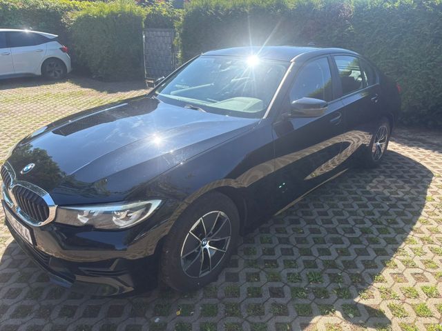 BMW 318i Advantage Automatik Advantage LivePr