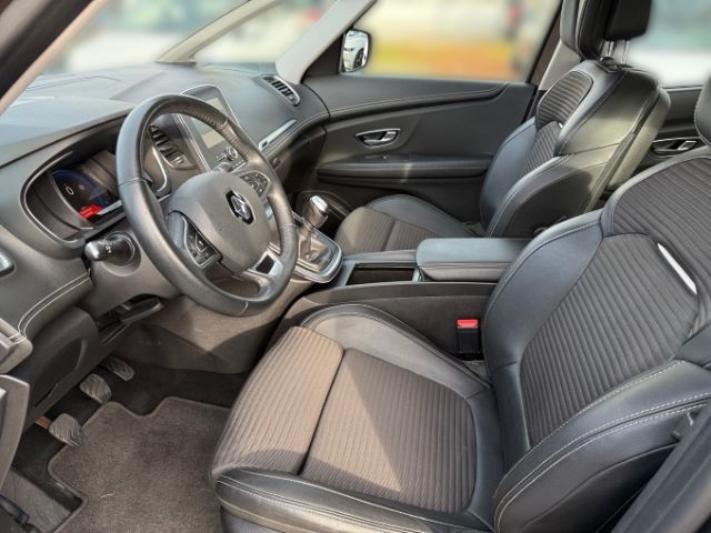 Fahrzeugabbildung Renault Scenic IV Grand Intens 1.6 dCi 130 Energy HUD LE