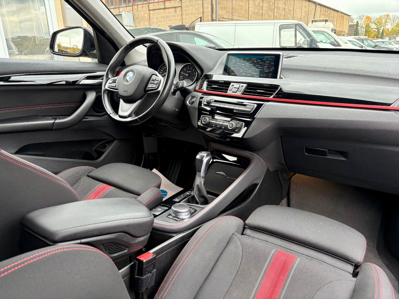 Fahrzeugabbildung BMW X1 xDrive25i Aut. SPORT LINE Navi LED HUD HiFi