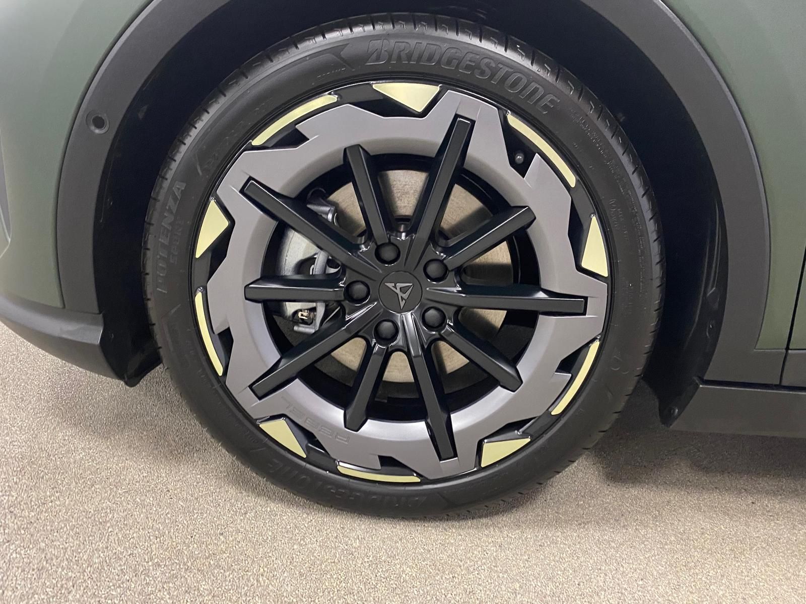 Fahrzeugabbildung CUPRA Raval VZ Extreme 226PS+360°+DCC+MATRIX+ACC+NAVI+