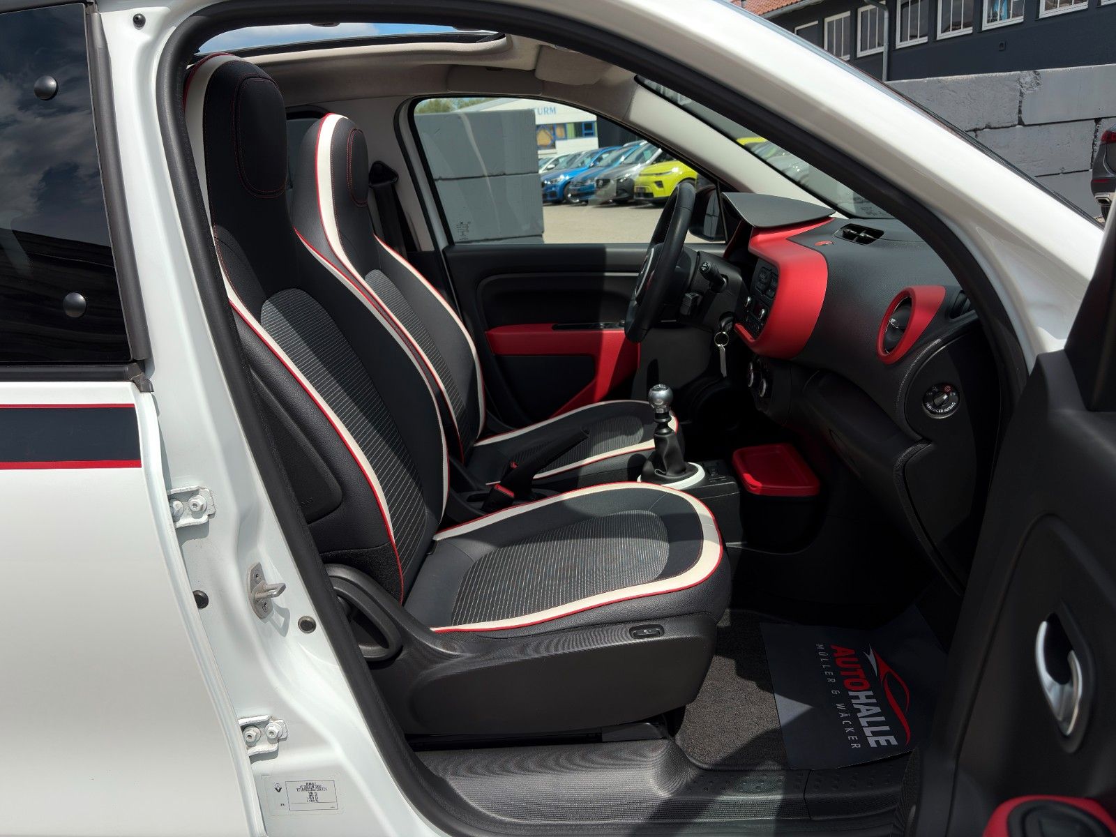Fahrzeugabbildung Renault Twingo TCe 90 Intens Faltdach Temp. SHZ PDC BT