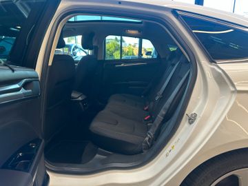 Ford Mondeo Lim *TEMPO*NAVI*KEYLESS*PANO*2-Zonen*
