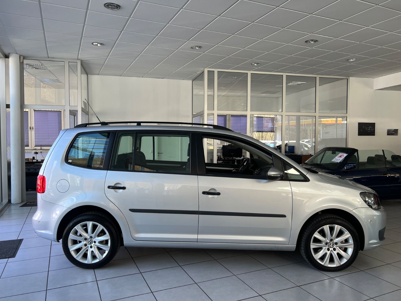 Fahrzeugabbildung Volkswagen Touran 2.0 TDI DSG