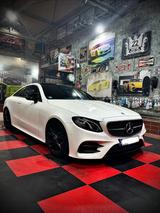 Mercedes-Benz E 220 d 4MATIC Autom. - - Mercedes-Benz E 220 in Herne