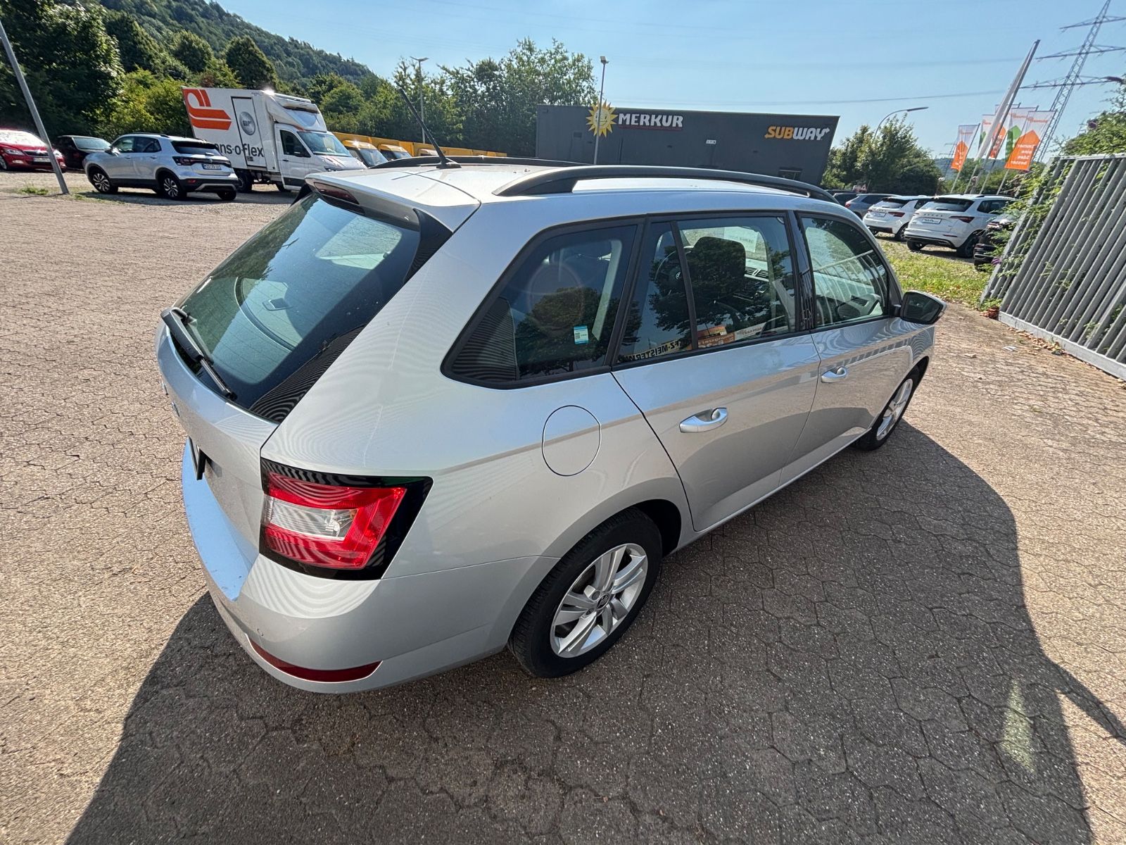 Fahrzeugabbildung SKODA Fabia Combi 1.0 TSI Ambition