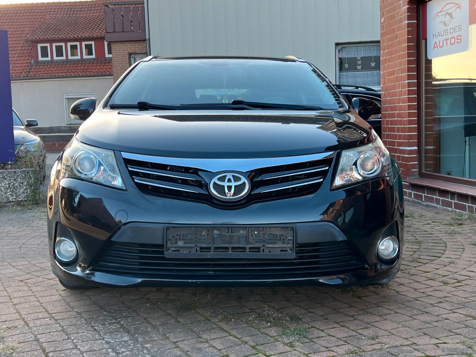 Toyota Avensis 2012 — engine 1.998 cm³, 124 HP (91kW)