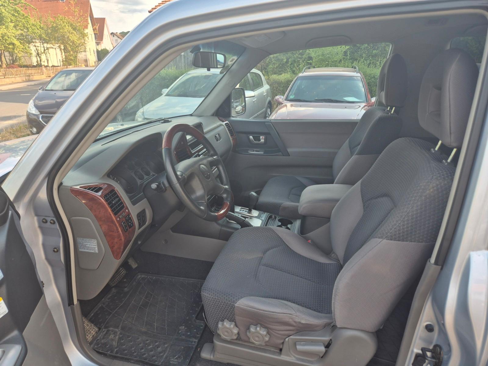 MITSUBISHI PAJERO 3.2 DI-D ELEGANCE 160 CH 4X4 BVA - 1ERE MAIN - VOLANT EN CUIR - CT NEUF