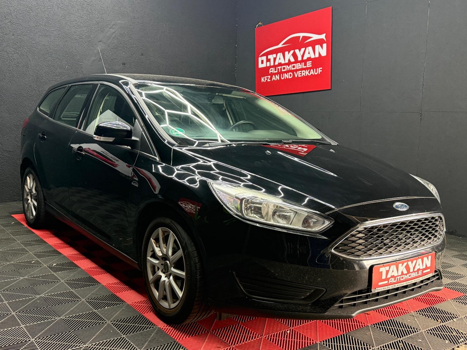 Ford Focus 2015 — interior