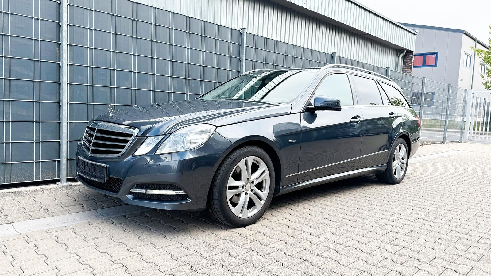 Mercedes-Benz E 220 E T-Modell *FULL SERVICE*