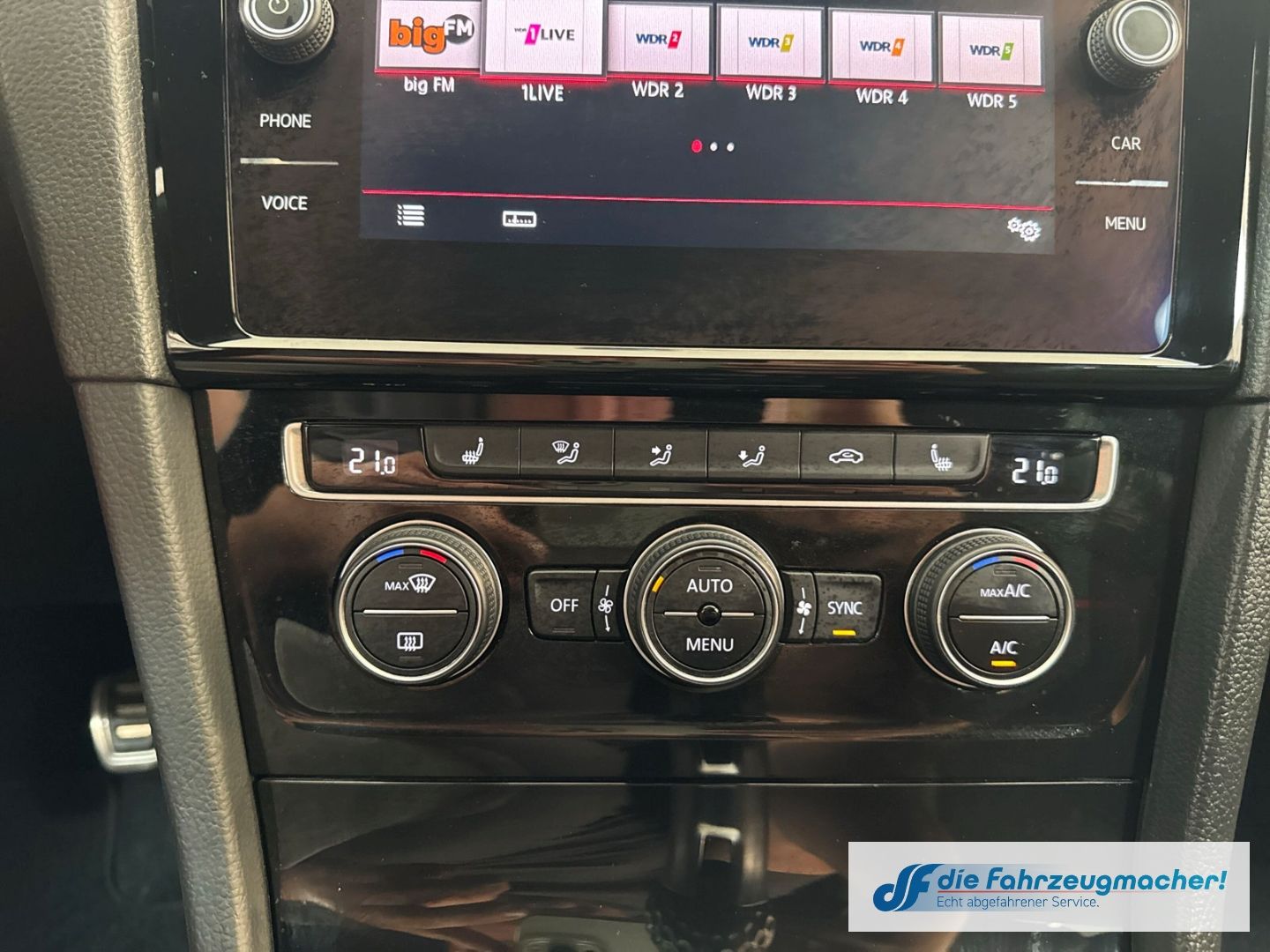 Fahrzeugabbildung Volkswagen Golf VII GTI BMT Start-Stopp Soundsystem Dynaudi